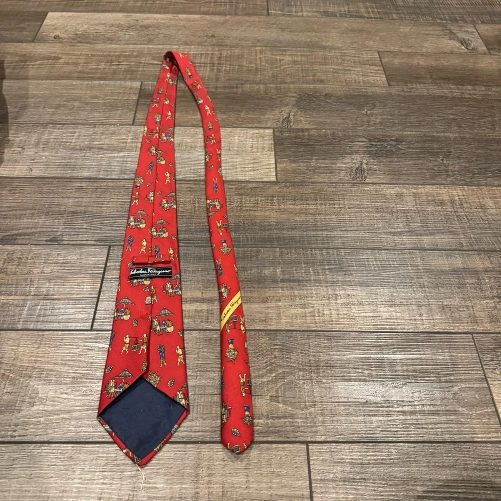 Salvatore Ferragamo Silk Tie Red Asian Scene Novelty Print Made in Italy